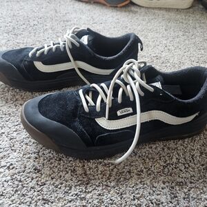 Vans Men's Black and White Classic Sneakers